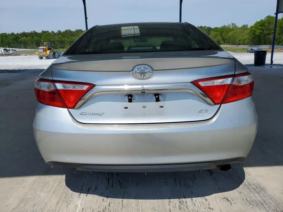 2017 TOYOTA CAMRY SE  