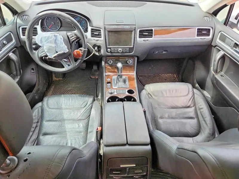 2015 VOLKSWAGEN TOUAREG V6  