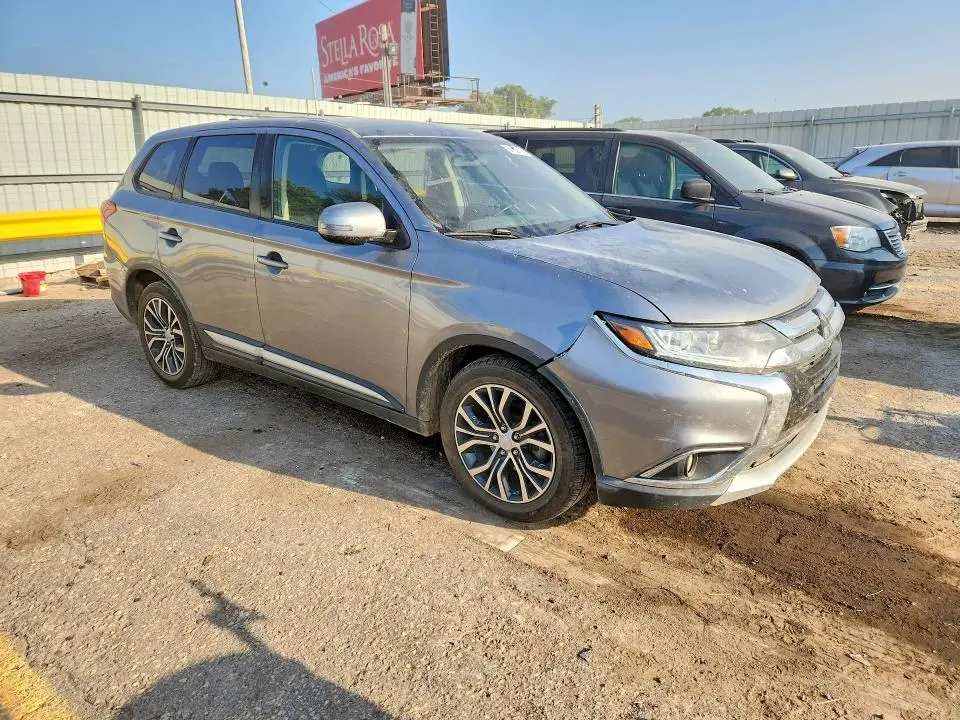 2017 MITSUBISHI OUTLANDER SE  