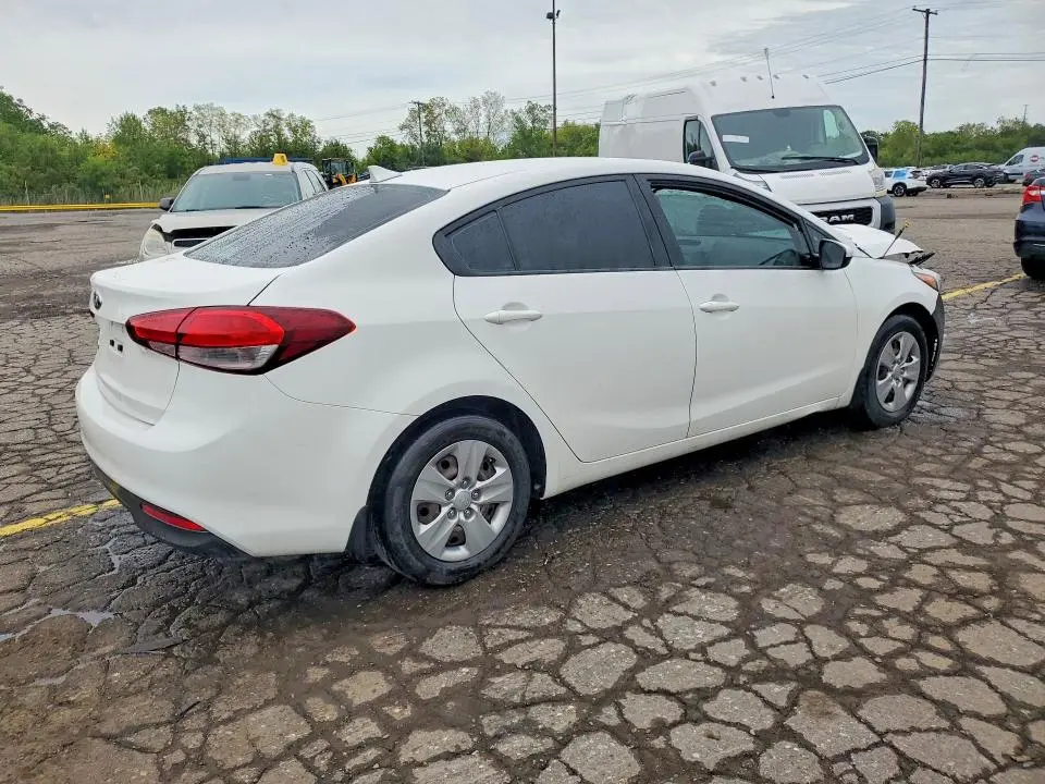2018 KIA FORTE LX  