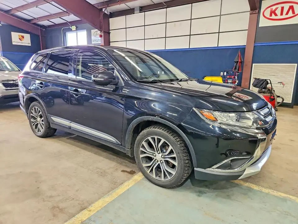2016 MITSUBISHI OUTLANDER SE  