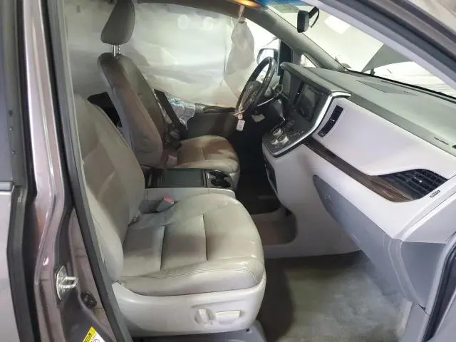 2015 TOYOTA SIENNA XLE  