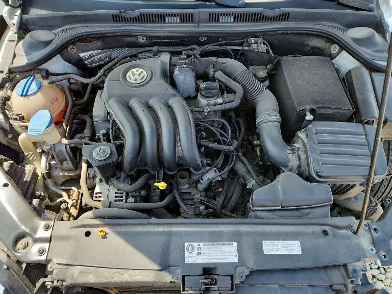 2015 VOLKSWAGEN JETTA BASE  