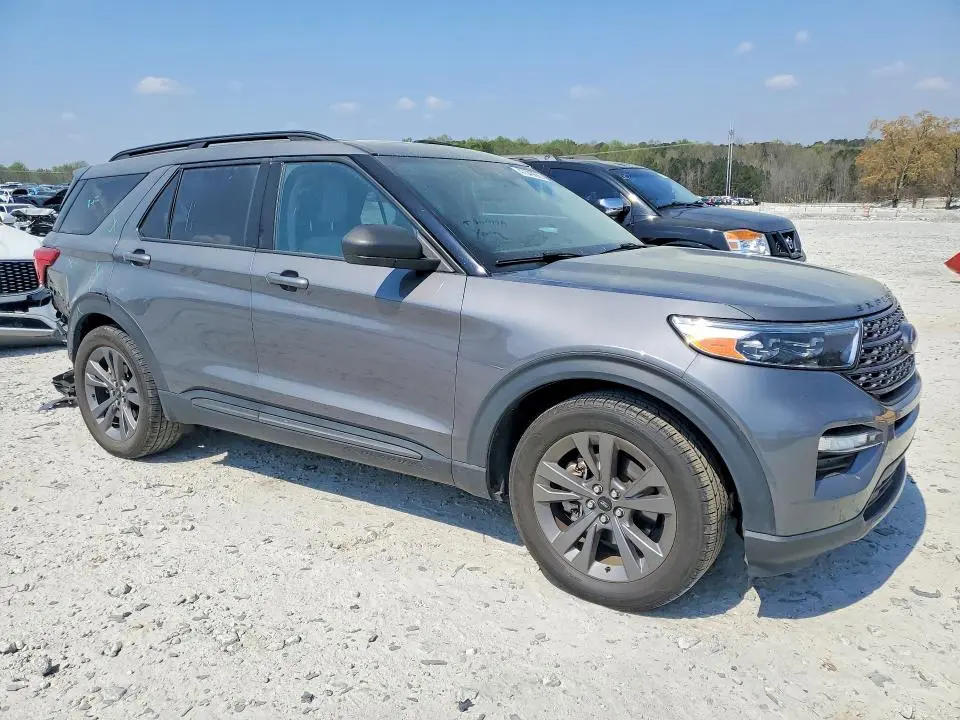 2021 FORD EXPLORER XLT  