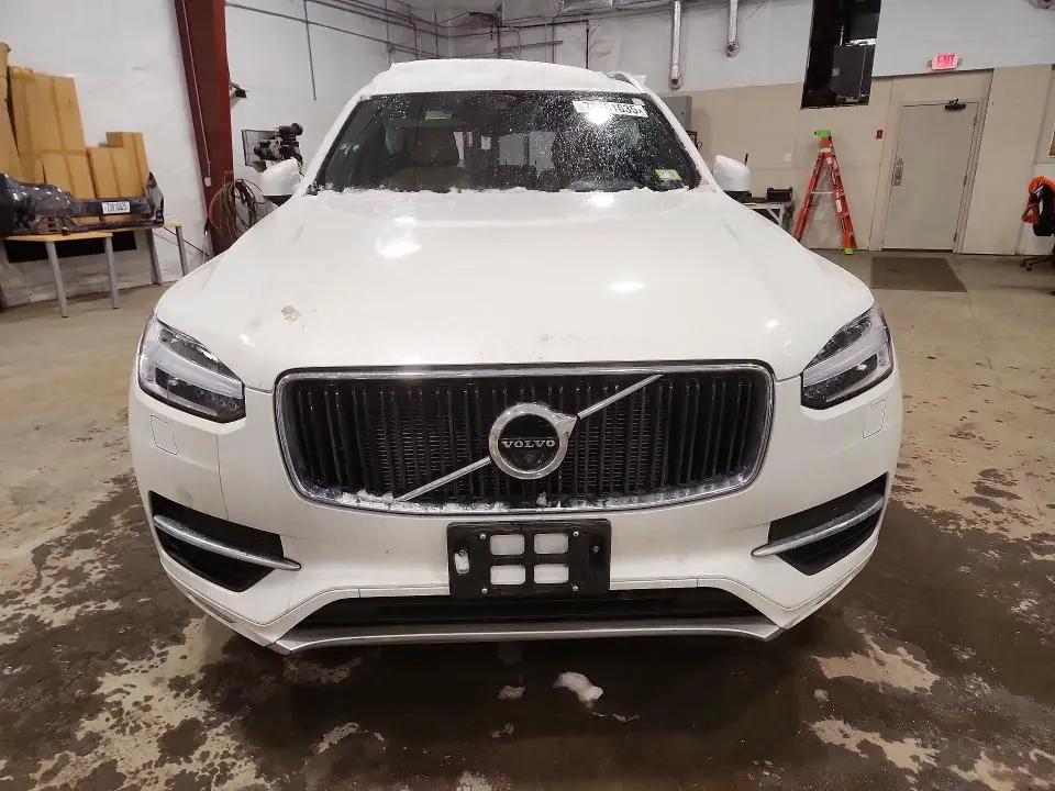 2018 VOLVO XC90 T6  
