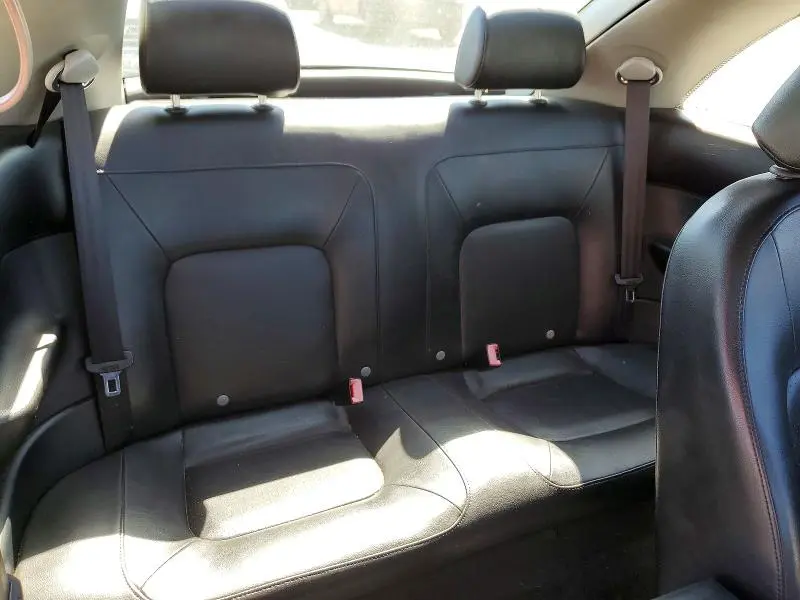 2010 VOLKSWAGEN NEW BEETLE   