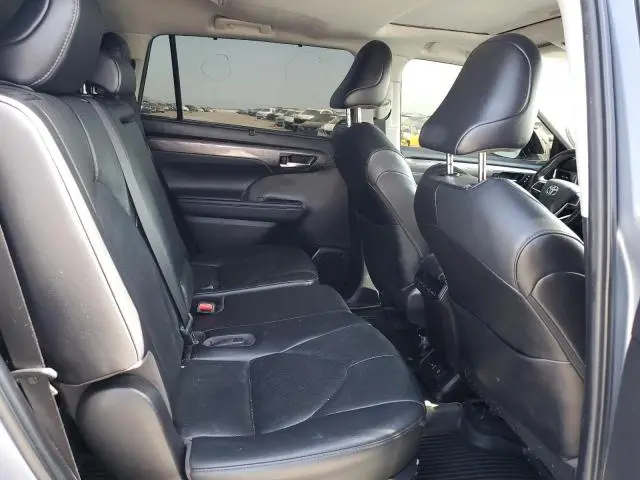 2022 TOYOTA HIGHLANDER LIMITED  