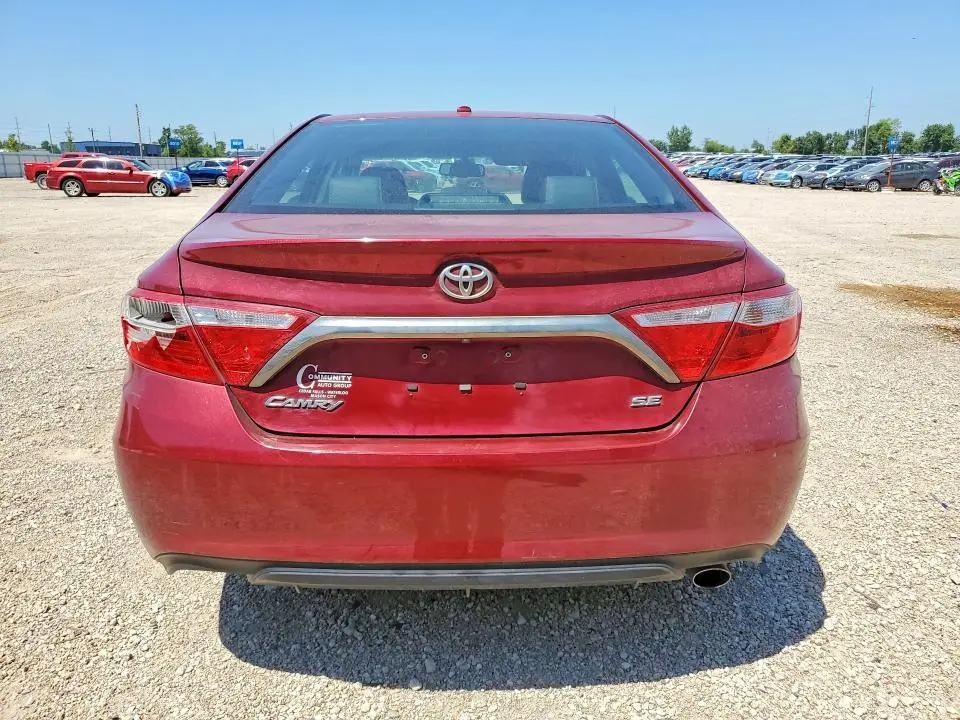 2017 TOYOTA CAMRY SE  