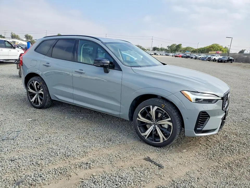 2025 VOLVO XC60 ULTRA  