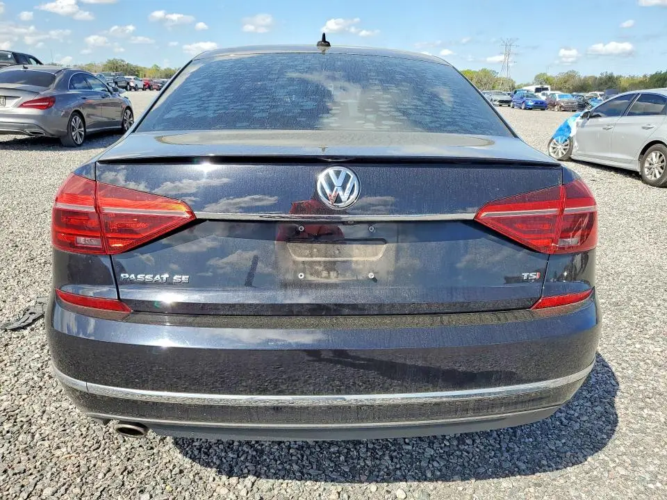 2018 VOLKSWAGEN PASSAT SE  