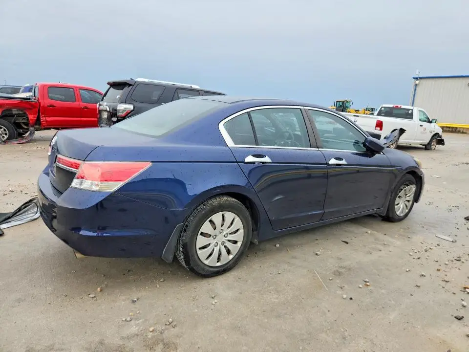 2011 HONDA ACCORD LX  