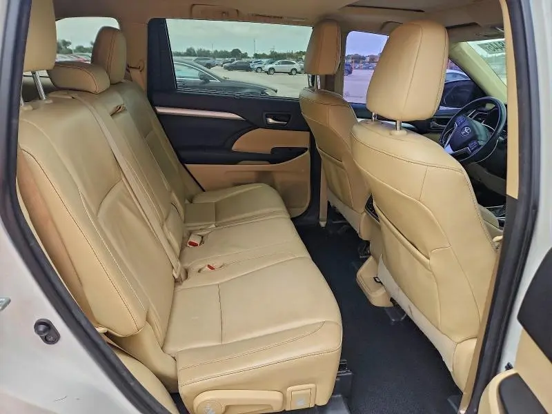 2016 TOYOTA HIGHLANDER XLE  