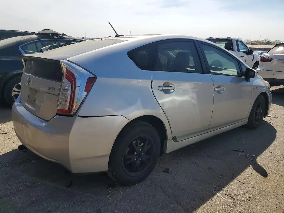 2012 TOYOTA PRIUS THREE  