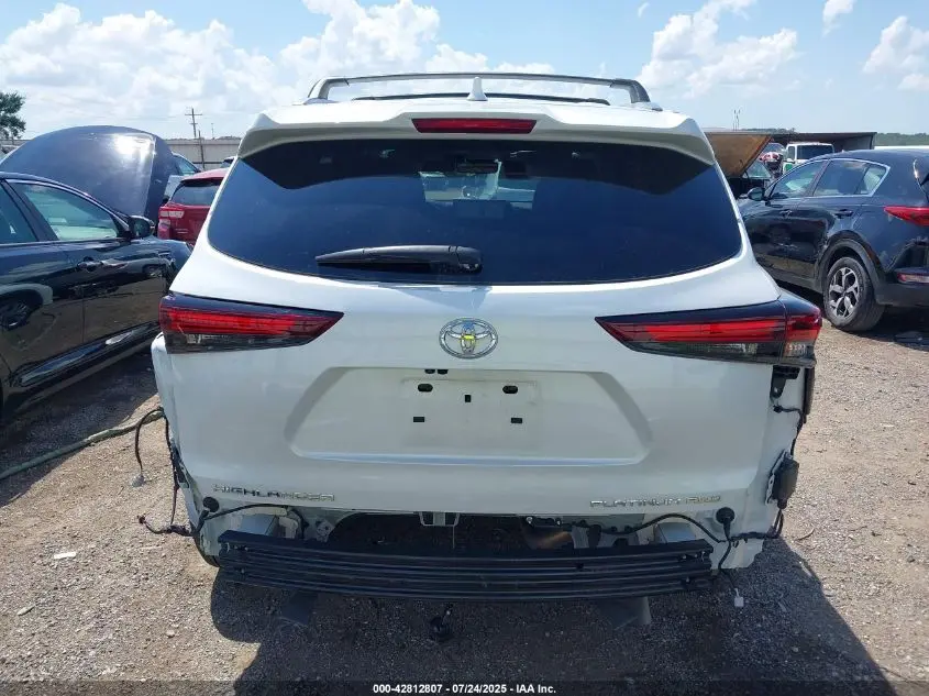 2024 TOYOTA HIGHLANDER PLATINUM