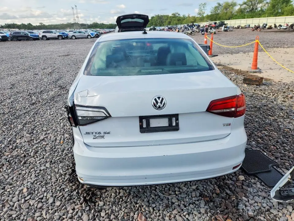2018 VOLKSWAGEN JETTA SE  