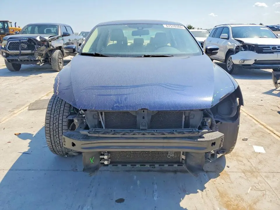 2015 VOLKSWAGEN PASSAT SE  