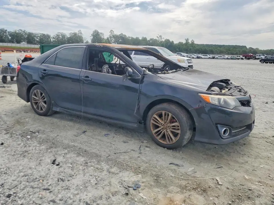 2013 TOYOTA CAMRY SE  