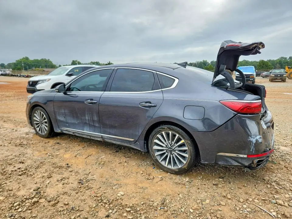 2017 KIA CADENZA PREMIUM  