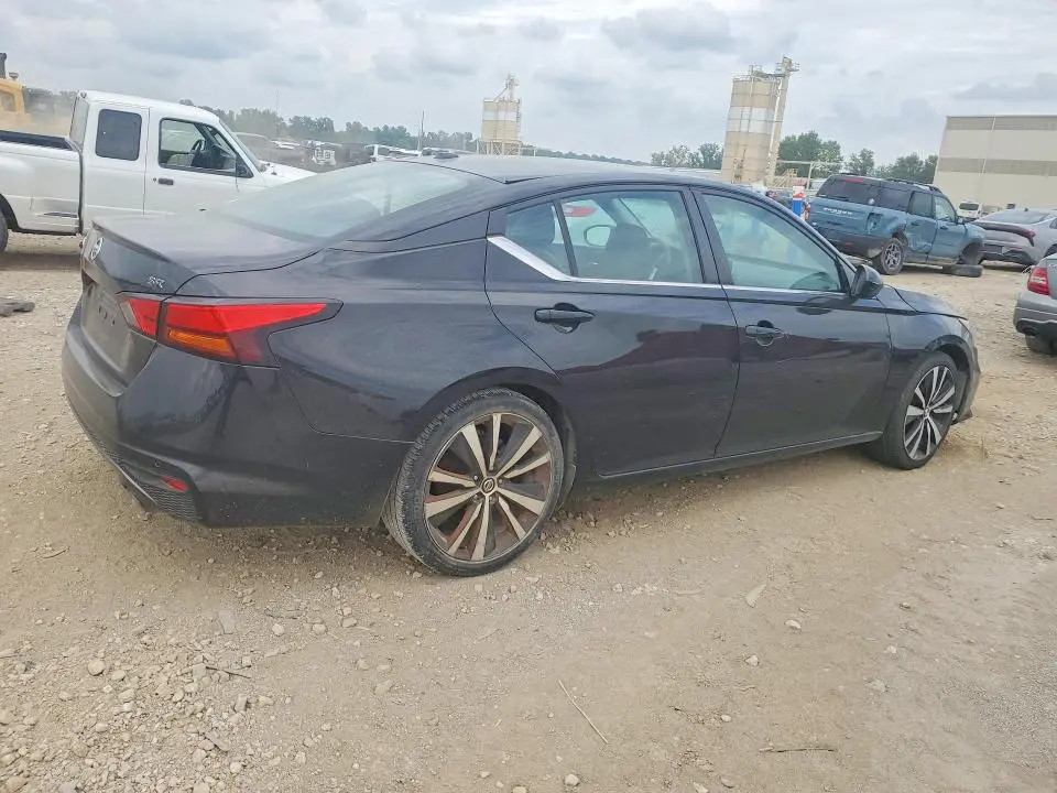 2021 NISSAN ALTIMA SR  