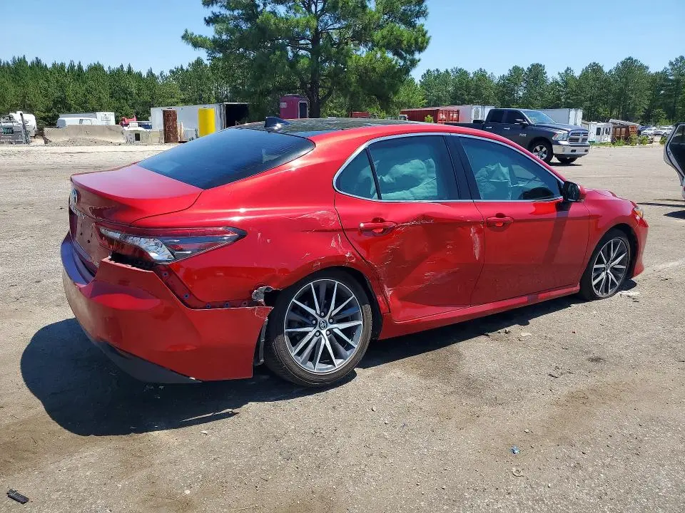 2023 TOYOTA CAMRY XLE  