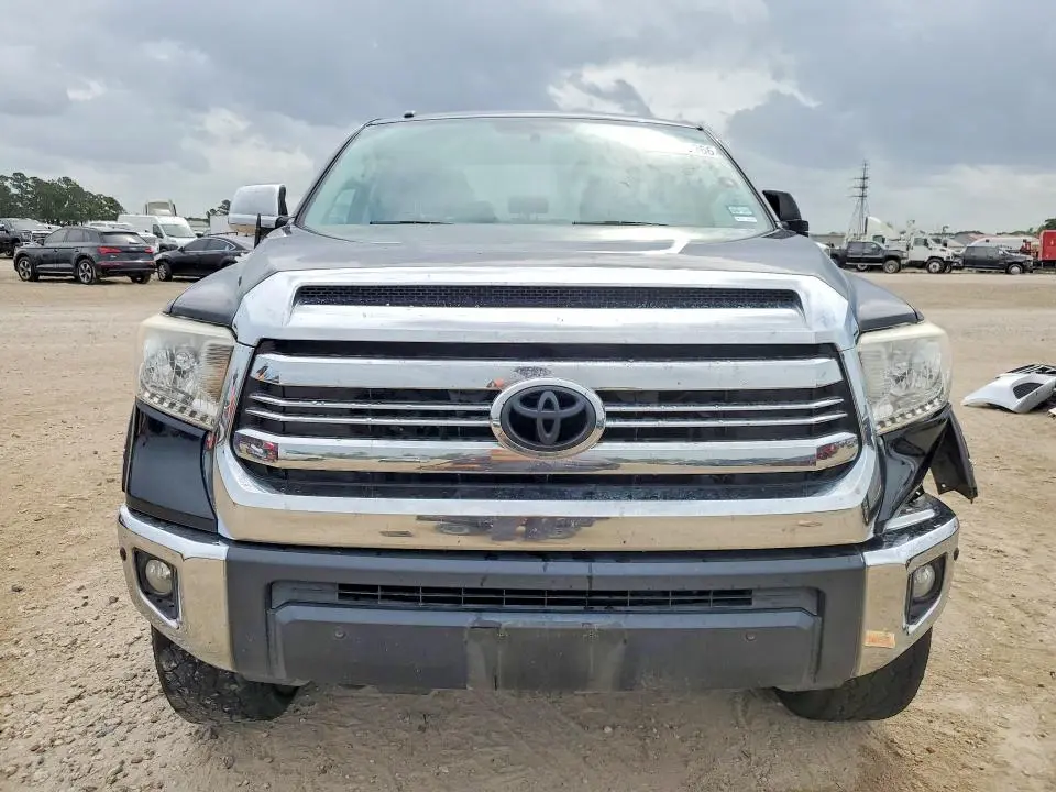 2017 TOYOTA TUNDRA SR5  