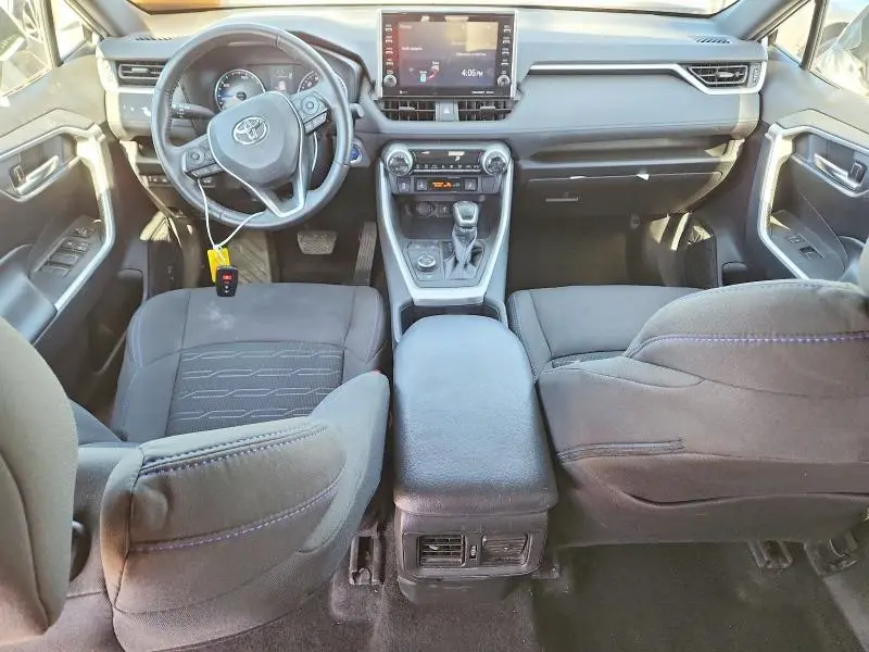 2022 TOYOTA RAV4 SE  