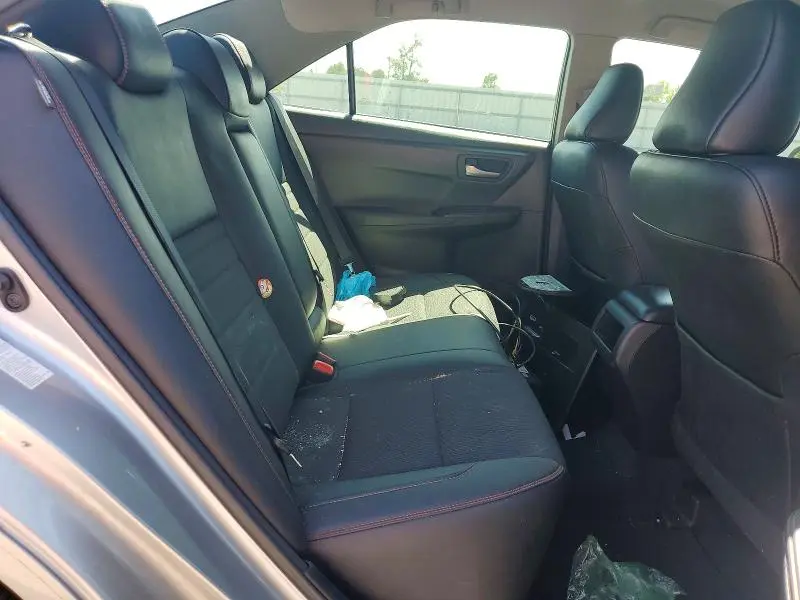 2017 TOYOTA CAMRY SE  