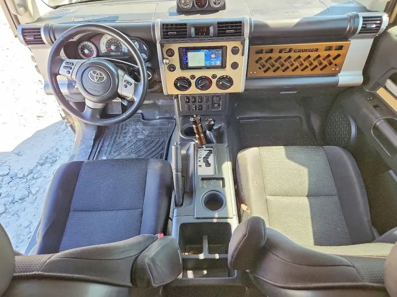 2013 TOYOTA FJ CRUISER BASE  
