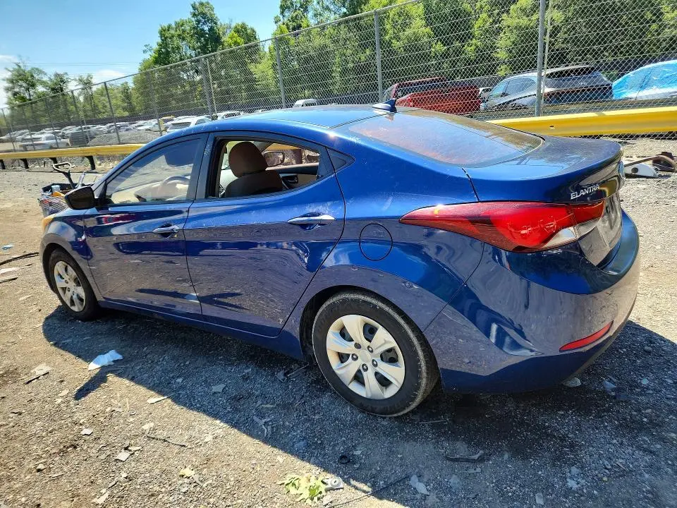 2016 HYUNDAI ELANTRA SE  