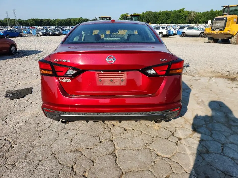2019 NISSAN ALTIMA SR  