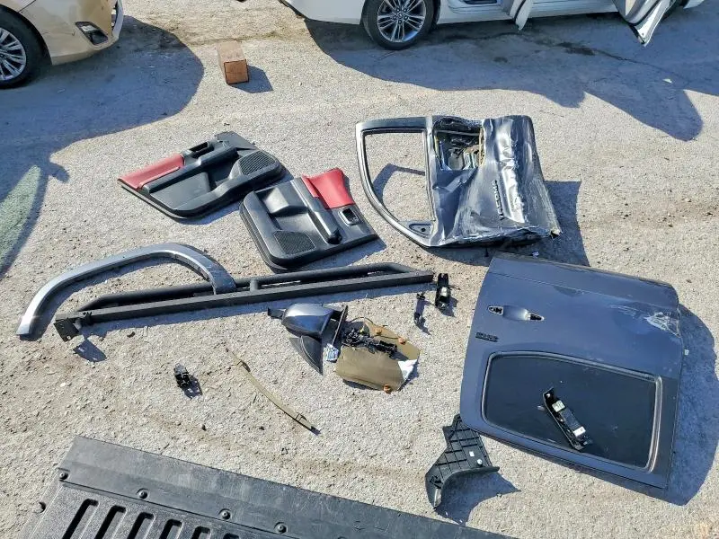 2017 TOYOTA TACOMA SR5 V6  