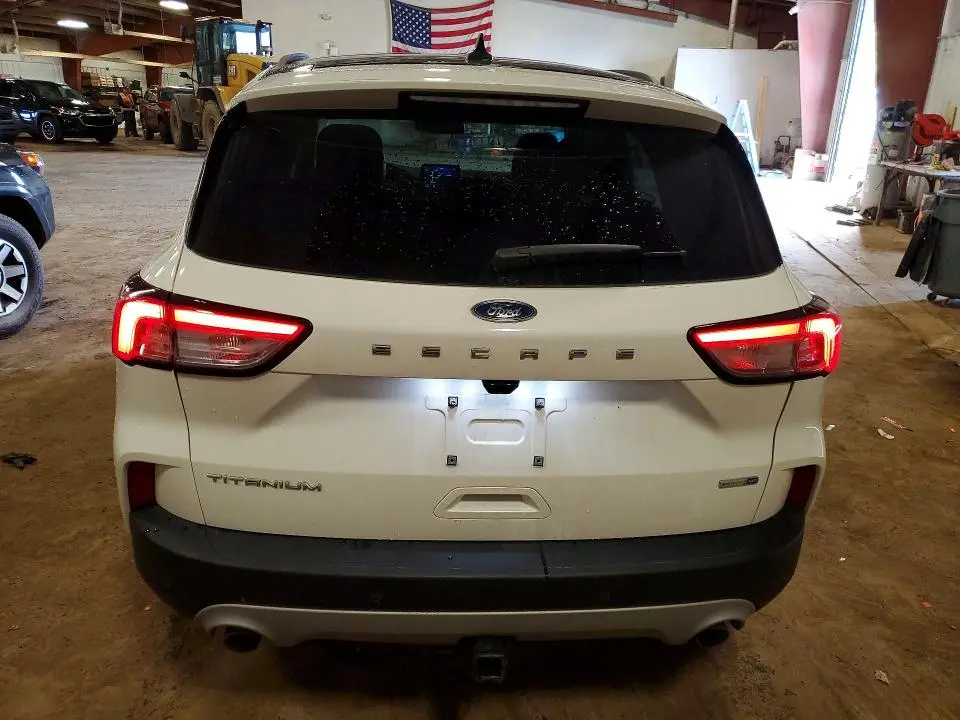 2020 FORD ESCAPE TITANIUM  
