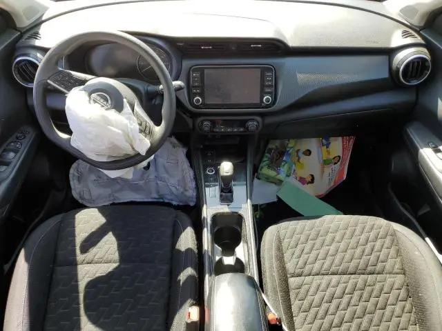 2022 NISSAN KICKS SV  