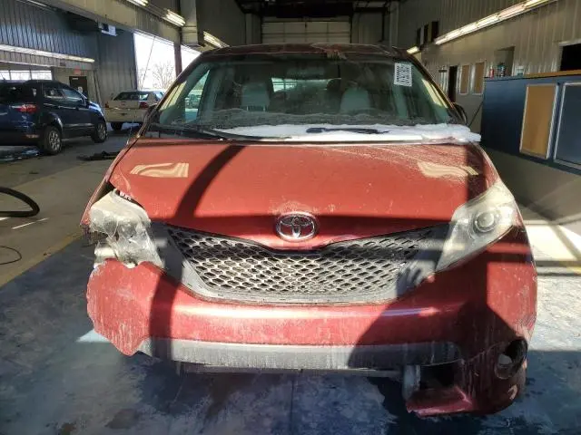 2011 TOYOTA SIENNA BASE  
