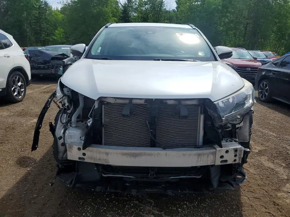 2017 TOYOTA HIGHLANDER XLE  