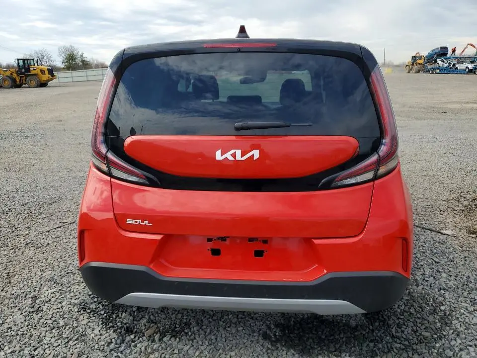 2024 KIA SOUL LX  