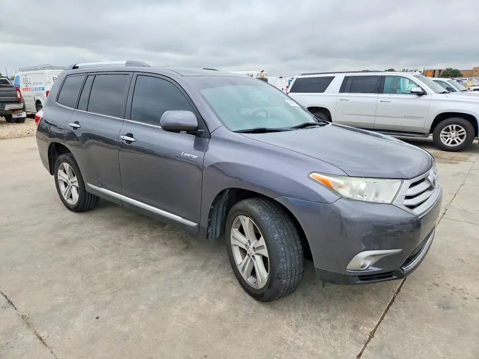 2013 TOYOTA HIGHLANDER LIMITED  
