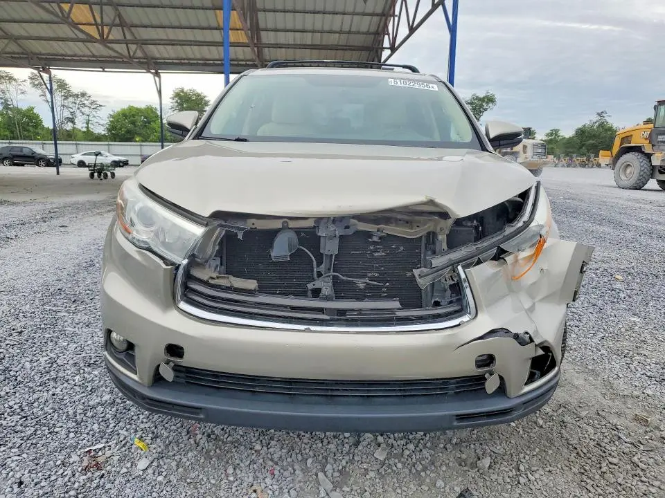 2015 TOYOTA HIGHLANDER LE PLUS  