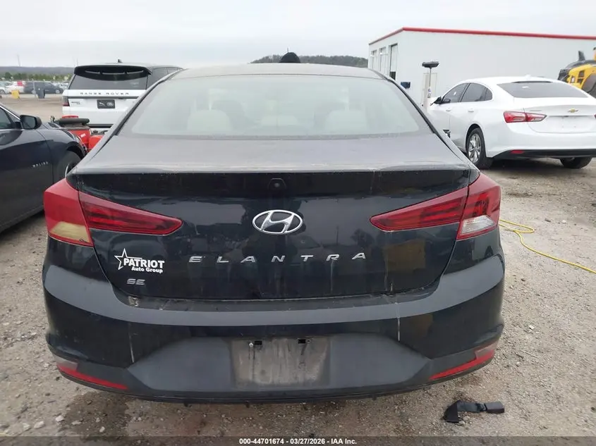 2019 HYUNDAI ELANTRA SE