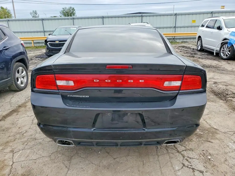 2014 DODGE CHARGER SE  