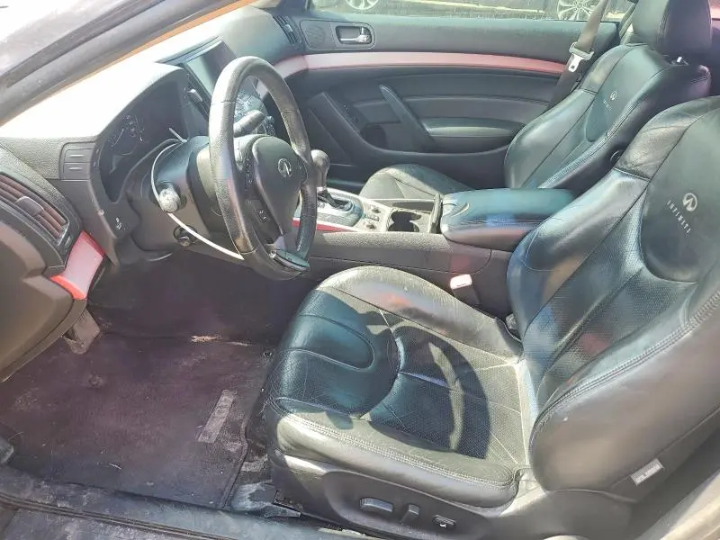 2011 INFINITI G37   