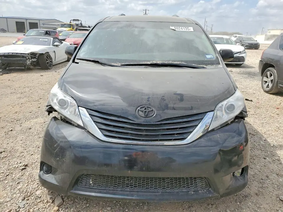 2015 TOYOTA SIENNA LE 8-PASSENGER  