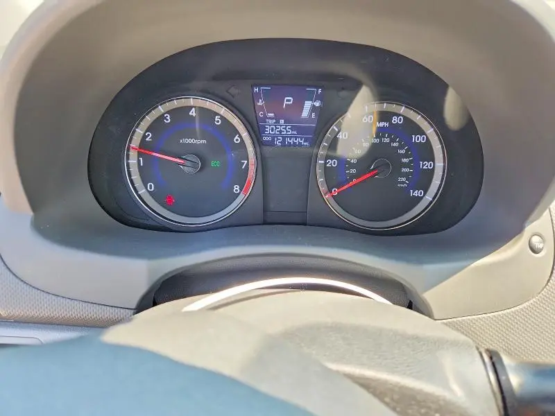 2013 HYUNDAI ACCENT SE  