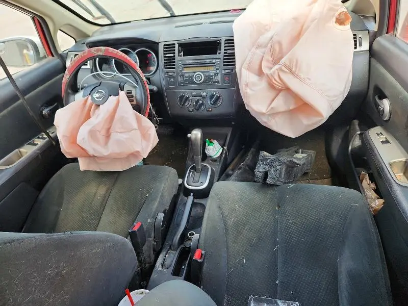 2011 NISSAN VERSA 1.8 S  