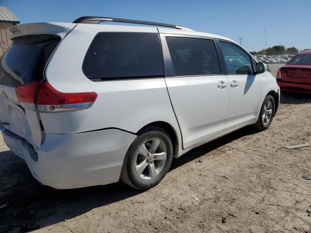 2011 TOYOTA SIENNA LE