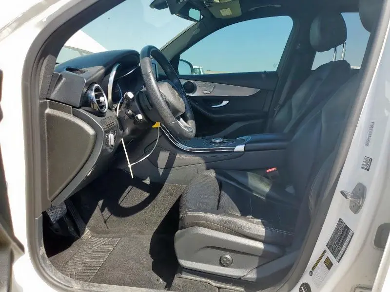 2019 MERCEDES-BENZ GLC 300  