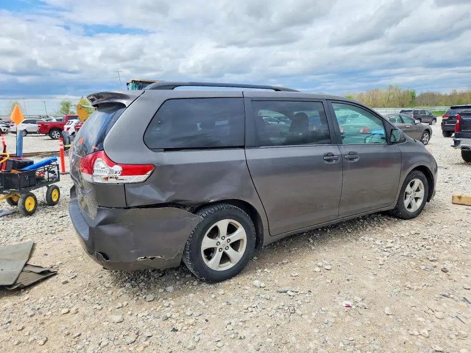 2012 TOYOTA SIENNA LE  