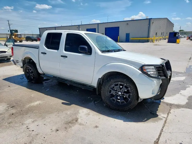 2021 NISSAN FRONTIER SV  