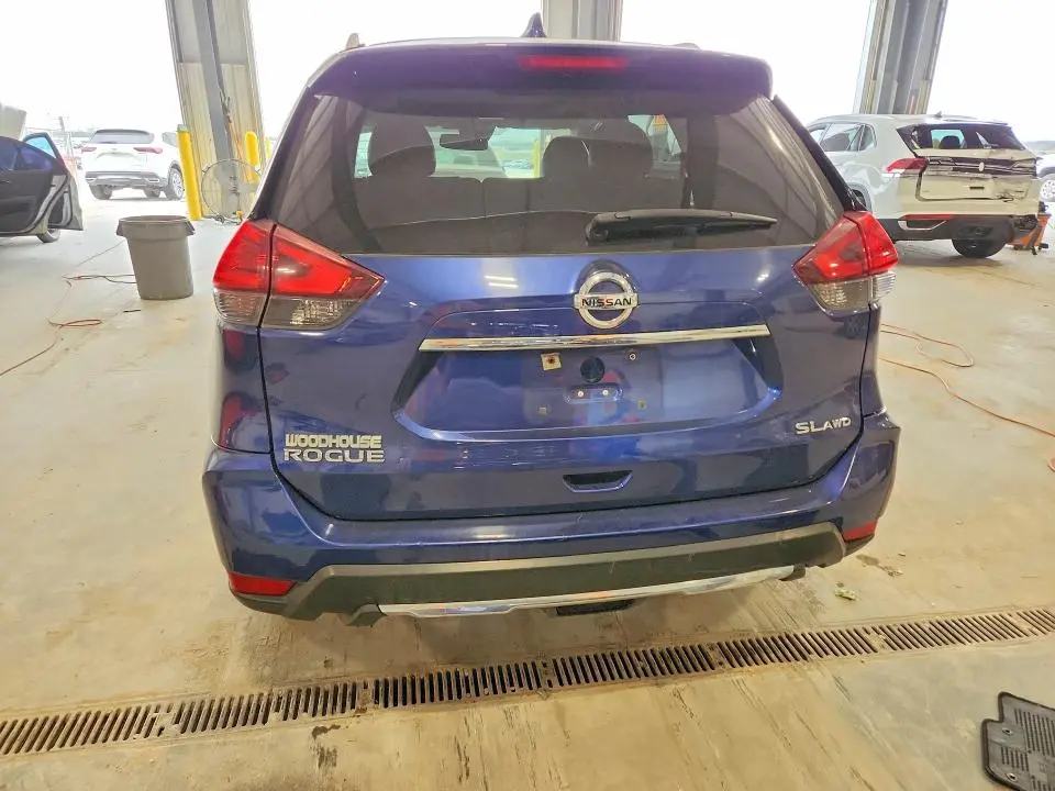 2017 NISSAN ROGUE SL  