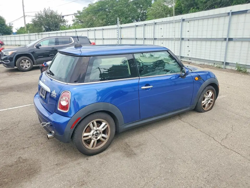 2013 MINI COOPER   
